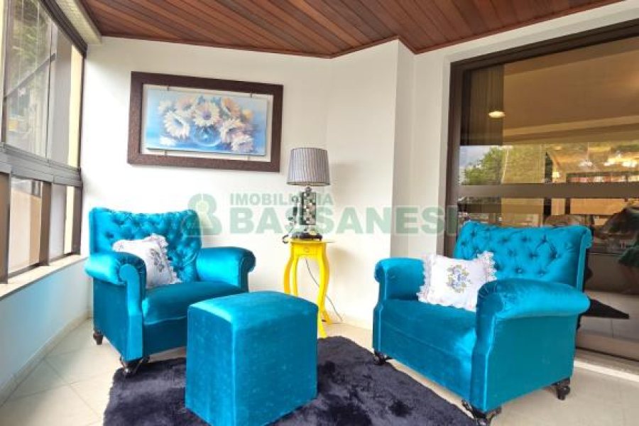 Apartamento com 198m², 3 dormitórios, 2 vagas, no bairro Centro em Caxias do Sul para Comprar