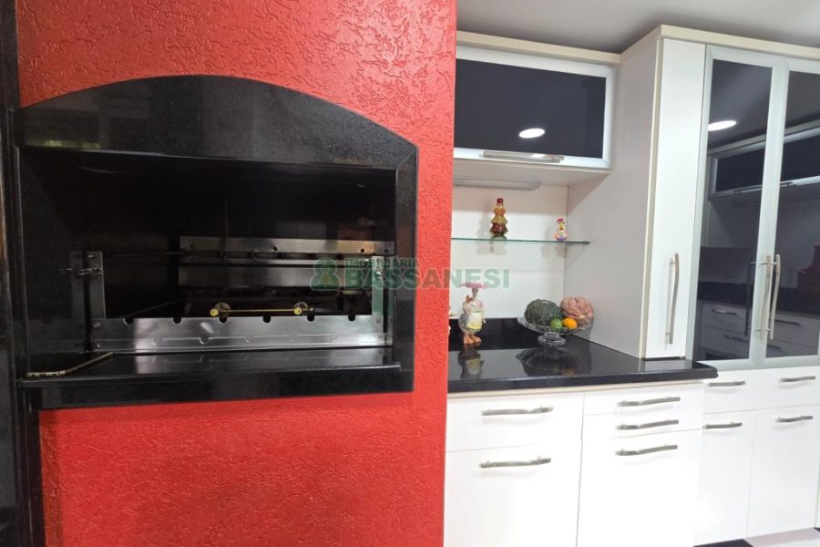 Apartamento com 198m², 3 dormitórios, 2 vagas, no bairro Centro em Caxias do Sul para Comprar