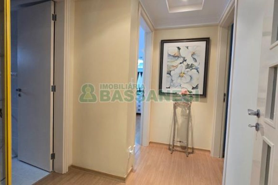 Apartamento com 198m², 3 dormitórios, 2 vagas, no bairro Centro em Caxias do Sul para Comprar