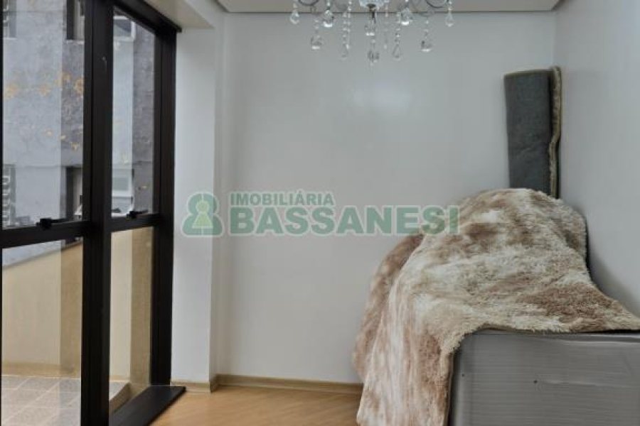 Apartamento com 198m², 3 dormitórios, 2 vagas, no bairro Centro em Caxias do Sul para Comprar