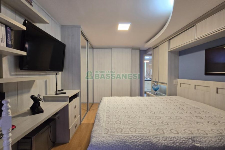 Apartamento com 198m², 3 dormitórios, 2 vagas, no bairro Centro em Caxias do Sul para Comprar