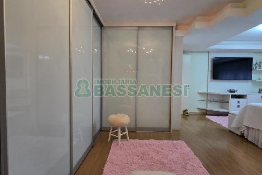 Apartamento com 198m², 3 dormitórios, 2 vagas, no bairro Centro em Caxias do Sul para Comprar