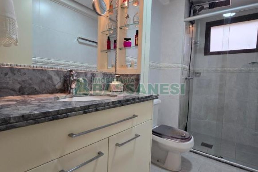 Apartamento com 198m², 3 dormitórios, 2 vagas, no bairro Centro em Caxias do Sul para Comprar