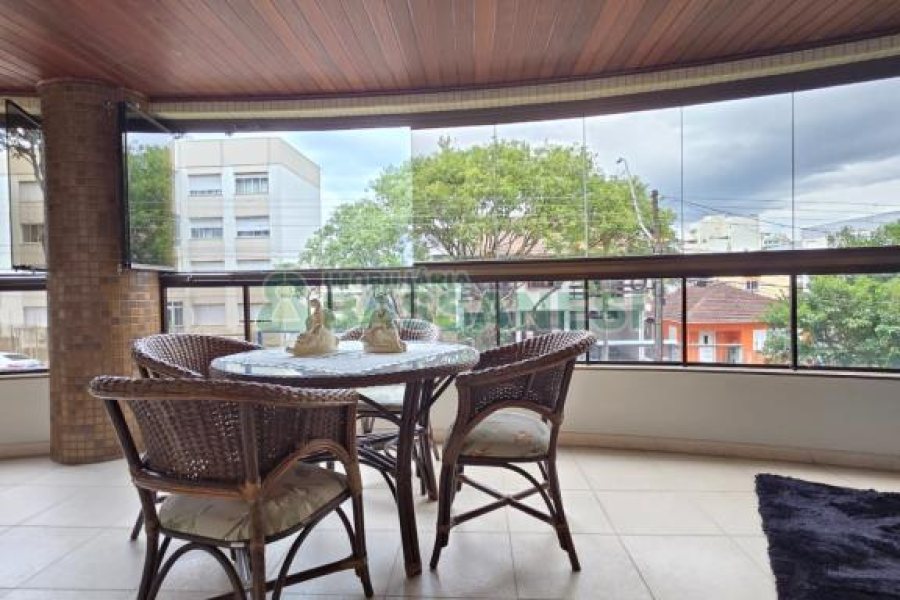 Apartamento com 198m², 3 dormitórios, 2 vagas, no bairro Centro em Caxias do Sul para Comprar