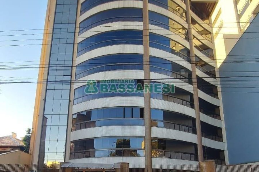 Apartamento com 198m², 3 dormitórios, 2 vagas, no bairro Centro em Caxias do Sul para Comprar