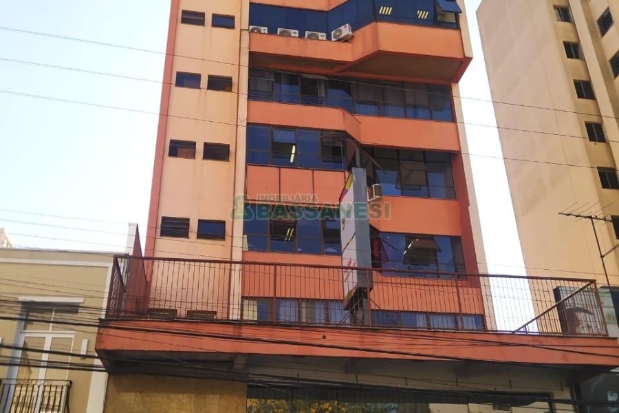 Sala com 61m², no bairro Centro em Caxias do Sul para Alugar
