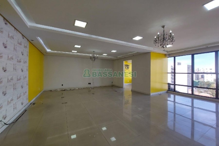 Sala com 61m², no bairro Centro em Caxias do Sul para Alugar