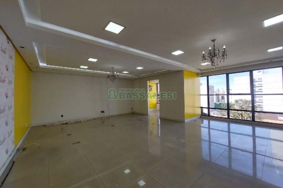 Sala com 61m², no bairro Centro em Caxias do Sul para Alugar