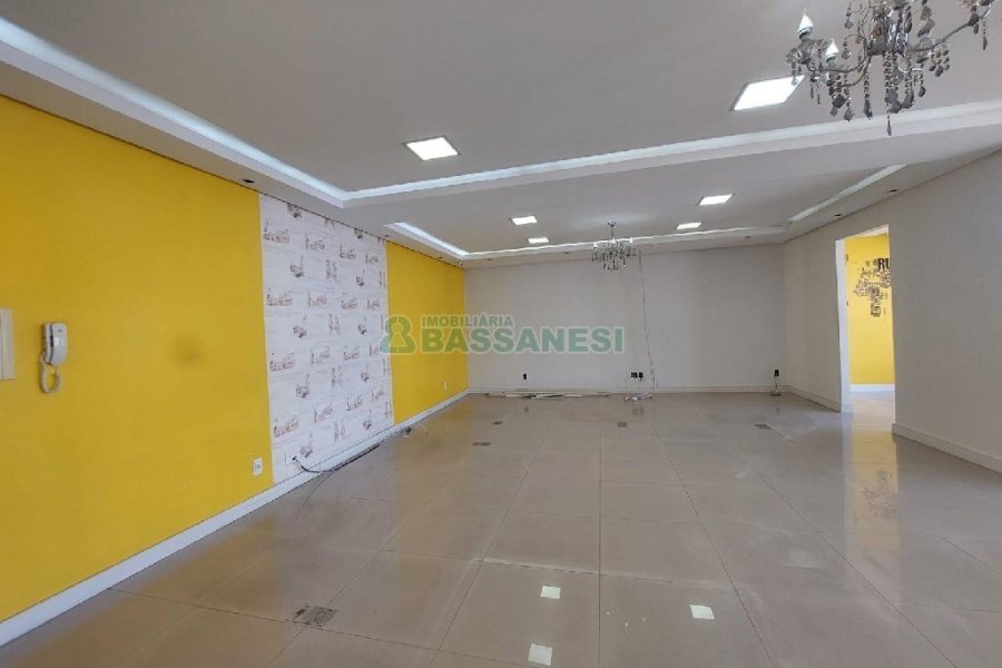 Sala com 61m², no bairro Centro em Caxias do Sul para Alugar