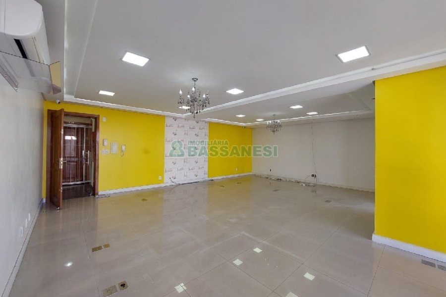 Sala com 61m², no bairro Centro em Caxias do Sul para Alugar