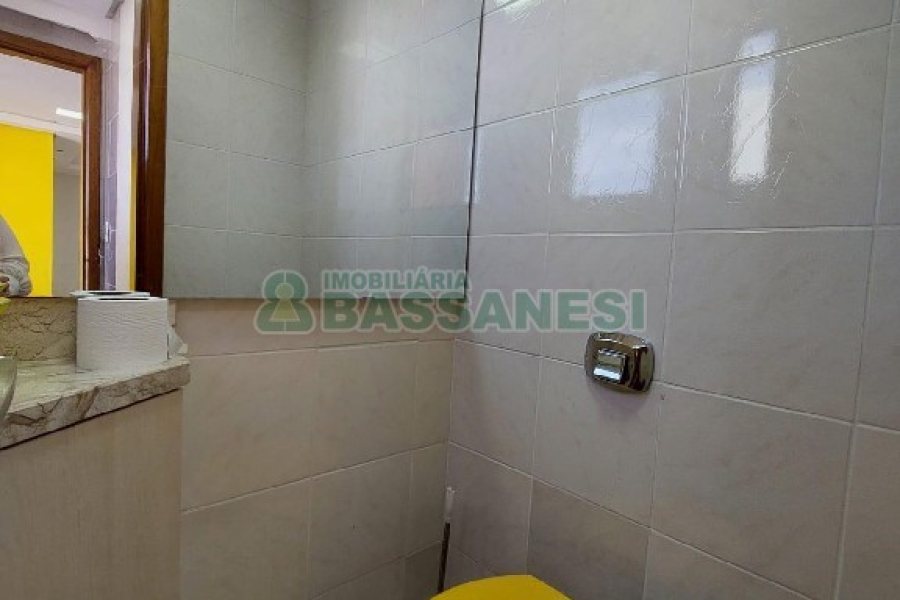 Sala com 61m², no bairro Centro em Caxias do Sul para Alugar