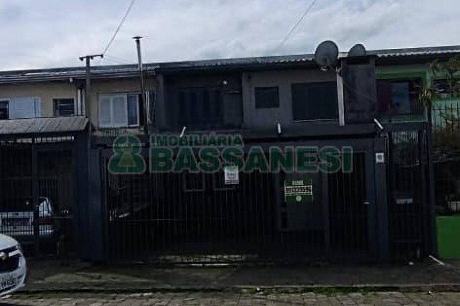 Sobrado com 67m², 2 dormitórios, no bairro Salgado Filho em Caxias do Sul para Comprar