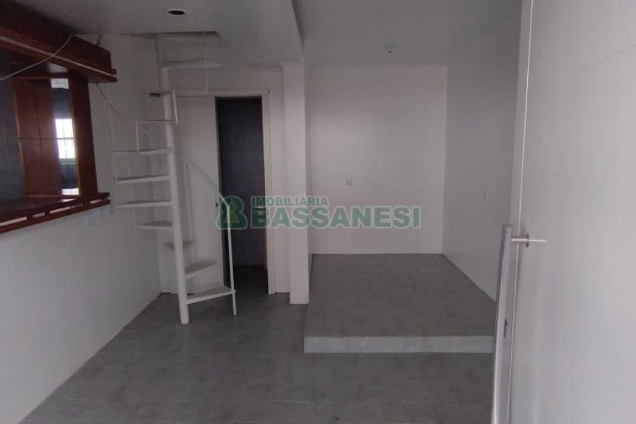 Sobrado com 67m², 2 dormitórios, no bairro Salgado Filho em Caxias do Sul para Comprar