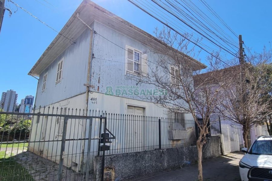Casa, 5 dormitórios, no bairro Pio X em Caxias do Sul para Comprar
