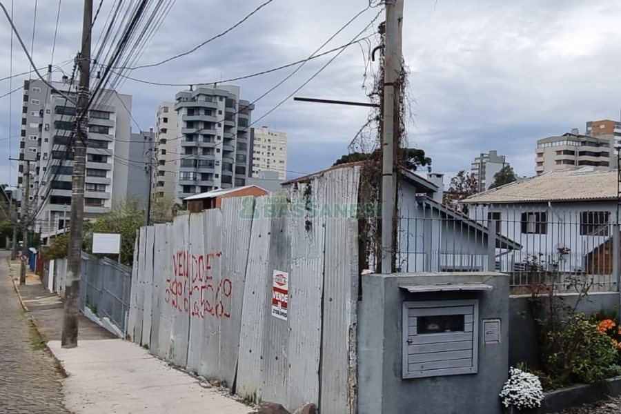 Terreno, no bairro Universitário em Caxias do Sul para Comprar