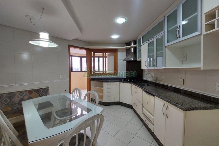 Apartamento com 115m², 3 dormitórios, 2 vagas, no bairro Jardim América em Caxias do Sul para Alugar ou Comprar
