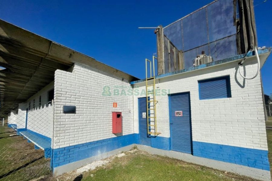 Chácara com 1200m², no bairro 3 Legua em Caxias do Sul para Comprar