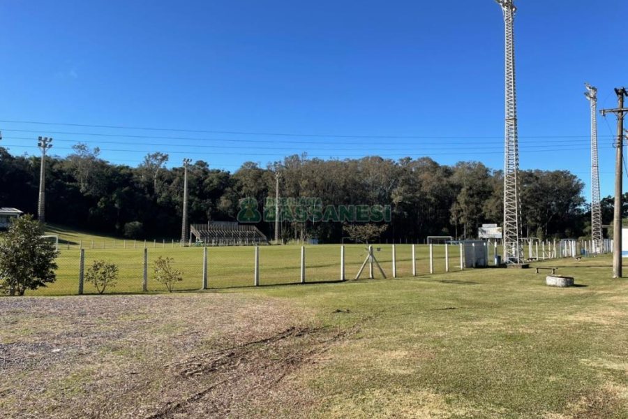 Chácara com 1200m², no bairro 3 Legua em Caxias do Sul para Comprar