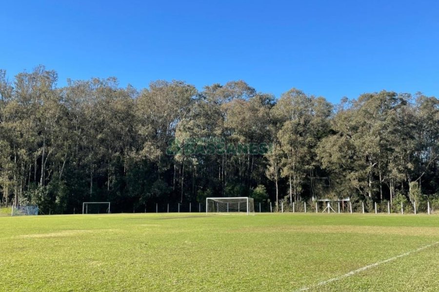 Chácara com 1200m², no bairro 3 Legua em Caxias do Sul para Comprar