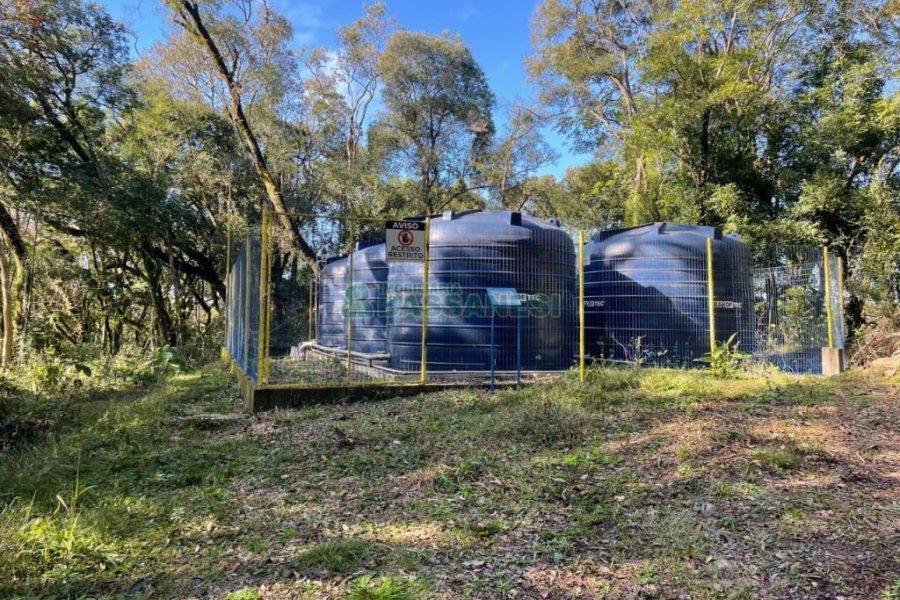 Chácara com 1200m², no bairro 3 Legua em Caxias do Sul para Comprar