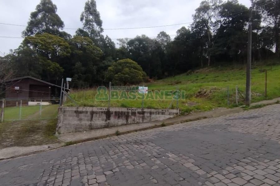 Terreno com 507m², no bairro Desvio Rizzo em Caxias do Sul para Comprar