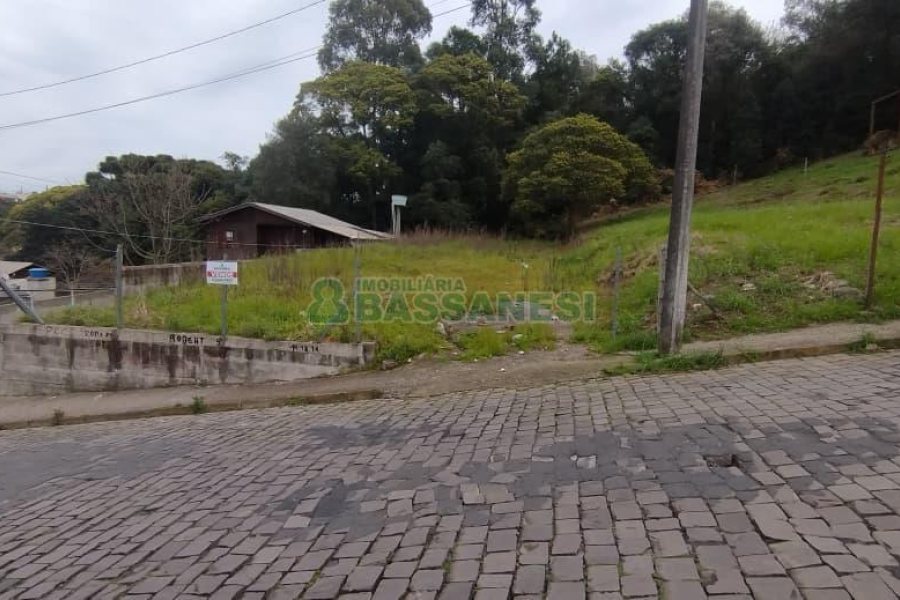 Terreno com 507m², no bairro Desvio Rizzo em Caxias do Sul para Comprar