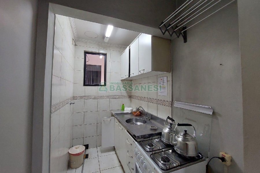 Sala Mobiliada com 250m², 2 vagas, no bairro Pio X em Caxias do Sul para Alugar