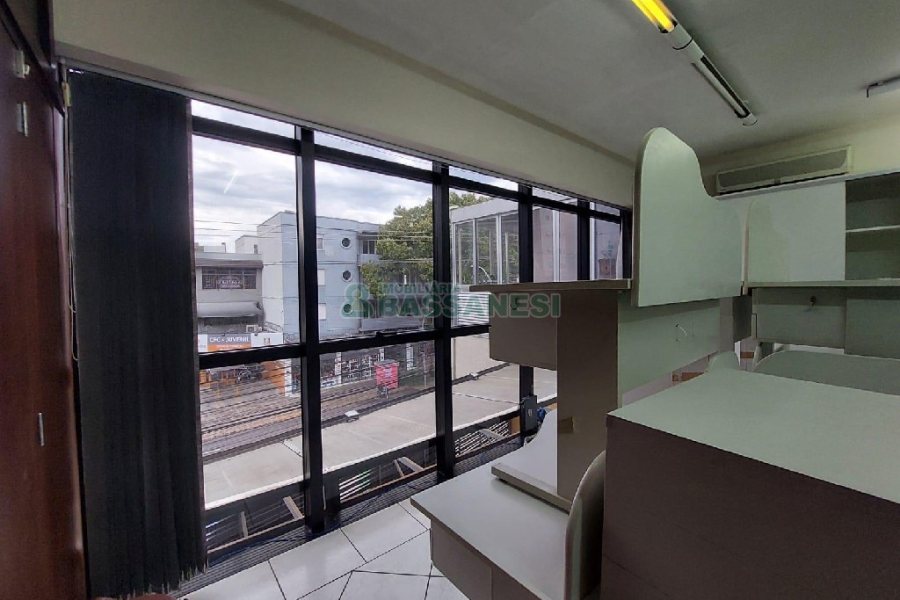 Sala Mobiliada com 250m², 2 vagas, no bairro Pio X em Caxias do Sul para Alugar