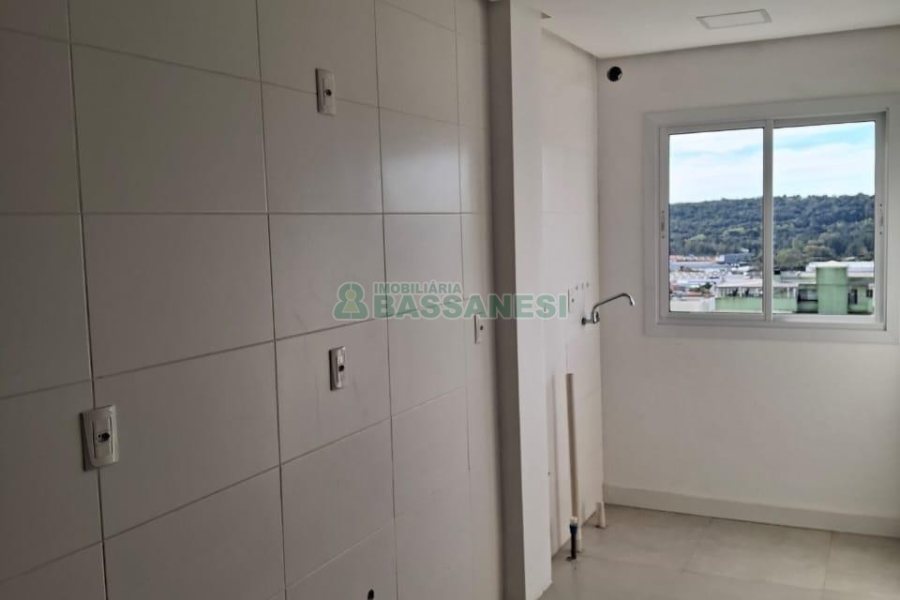 Apartamento com 65m², 2 dormitórios, 2 vagas, no bairro Santa Lúcia em Caxias do Sul para Alugar