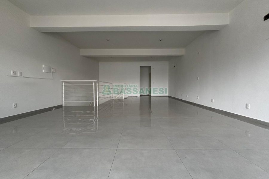 Loja com 118m², 1 vaga, no bairro Santa Catarina em Caxias do Sul para Alugar