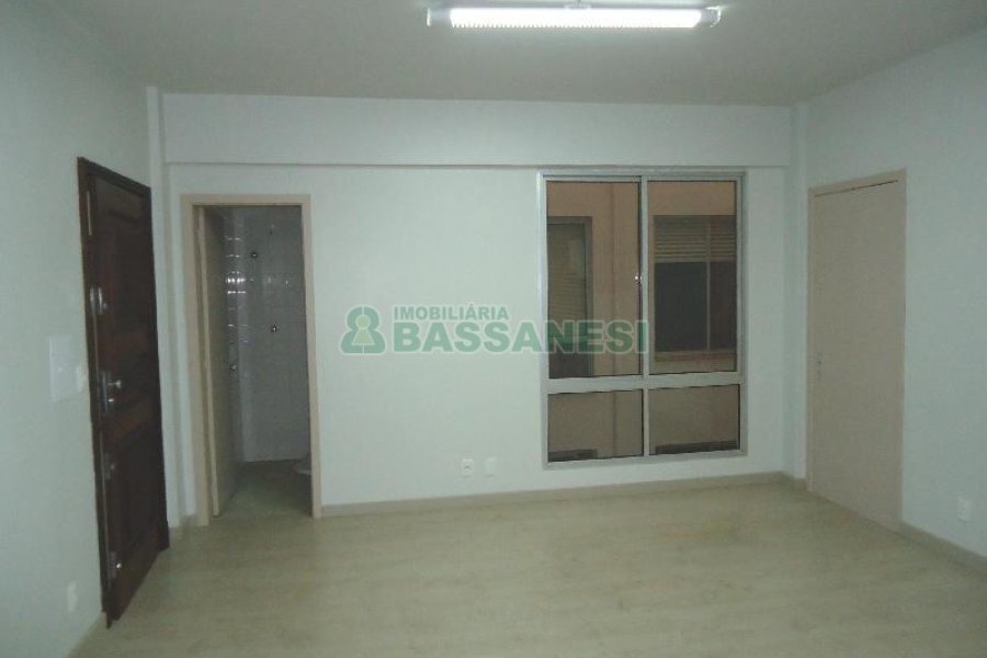 Sala com 30m², no bairro Centro em Caxias do Sul para Alugar