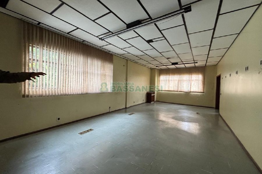 Pavilhão com 6000m², no bairro Santa Catarina em Caxias do Sul para Alugar