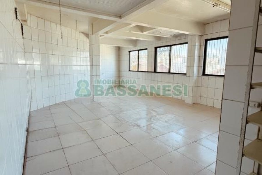 Loja com 321m², no bairro Santa Catarina em Caxias do Sul para Alugar