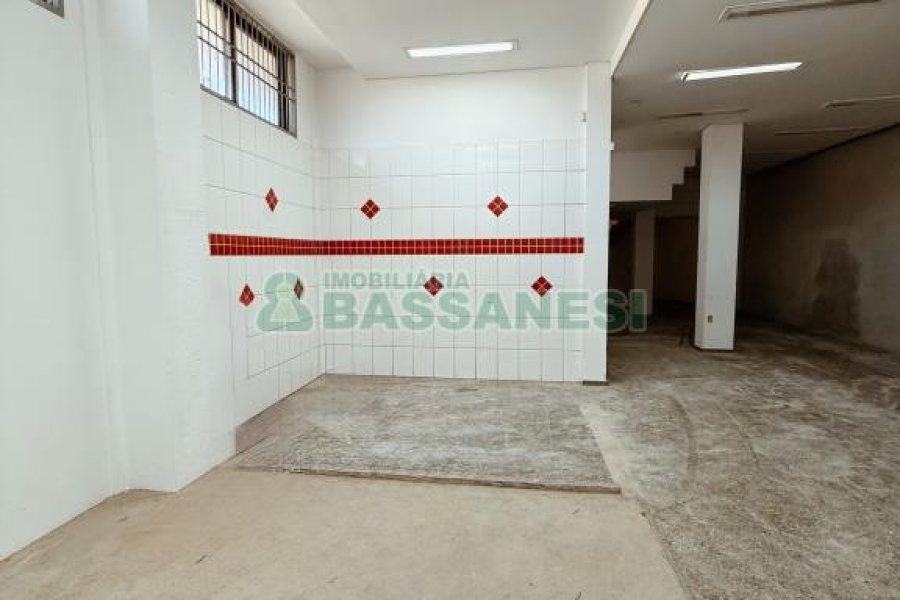 Loja com 321m², no bairro Santa Catarina em Caxias do Sul para Alugar