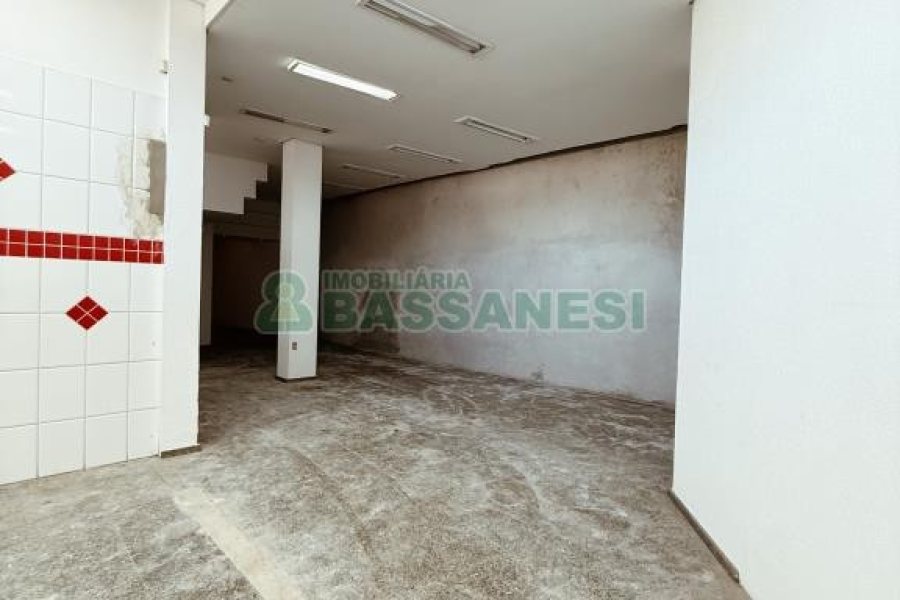 Loja com 321m², no bairro Santa Catarina em Caxias do Sul para Alugar