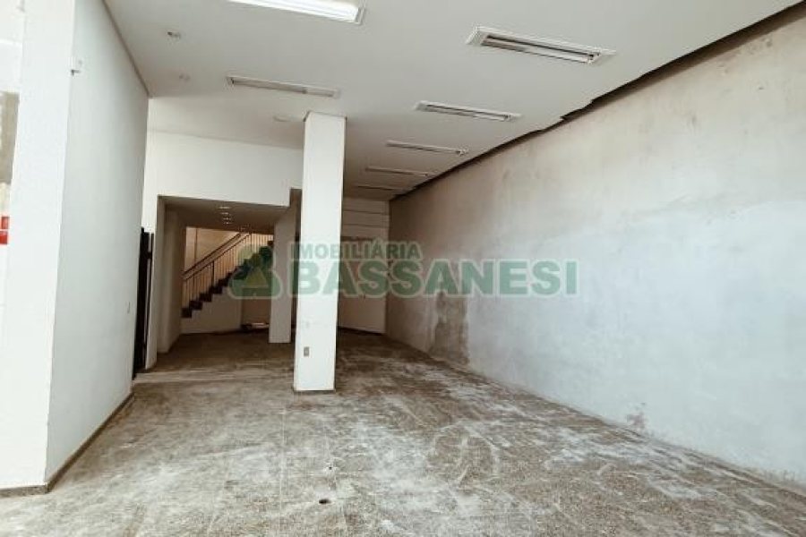 Loja com 321m², no bairro Santa Catarina em Caxias do Sul para Alugar