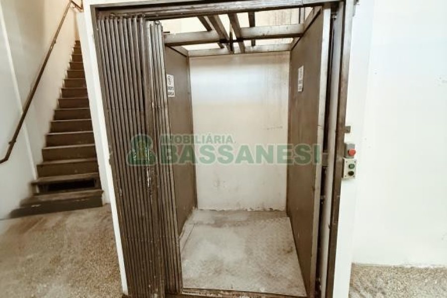 Loja com 321m², no bairro Santa Catarina em Caxias do Sul para Alugar