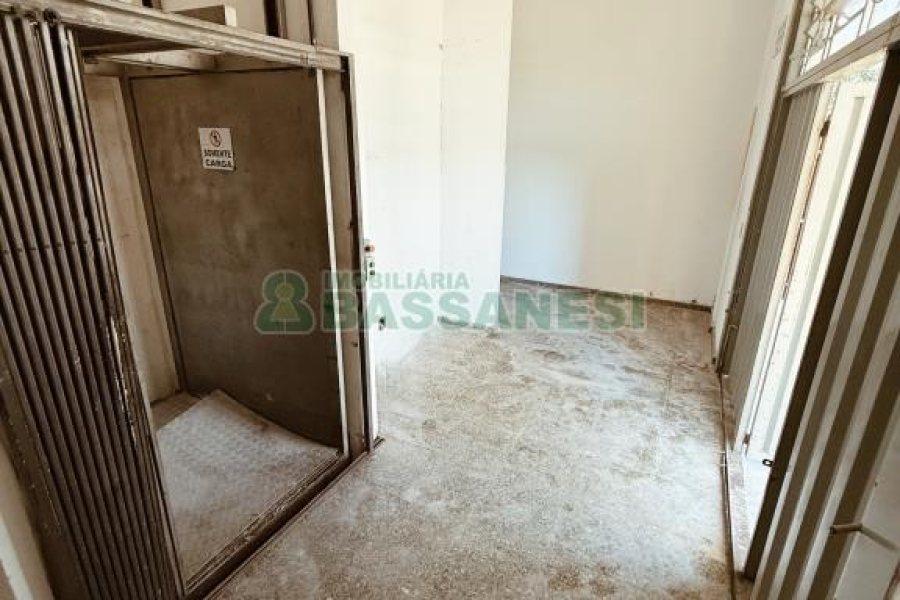 Loja com 321m², no bairro Santa Catarina em Caxias do Sul para Alugar