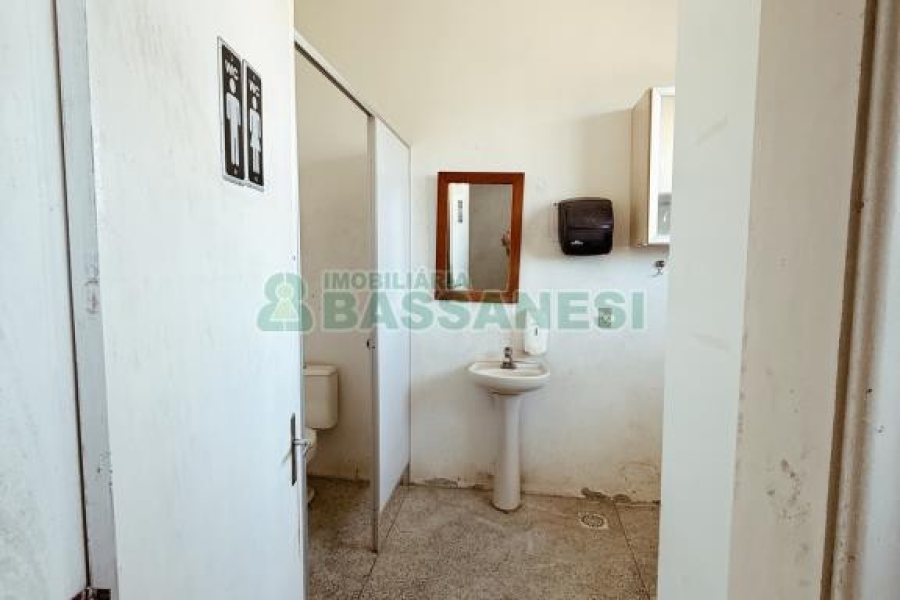 Loja com 321m², no bairro Santa Catarina em Caxias do Sul para Alugar