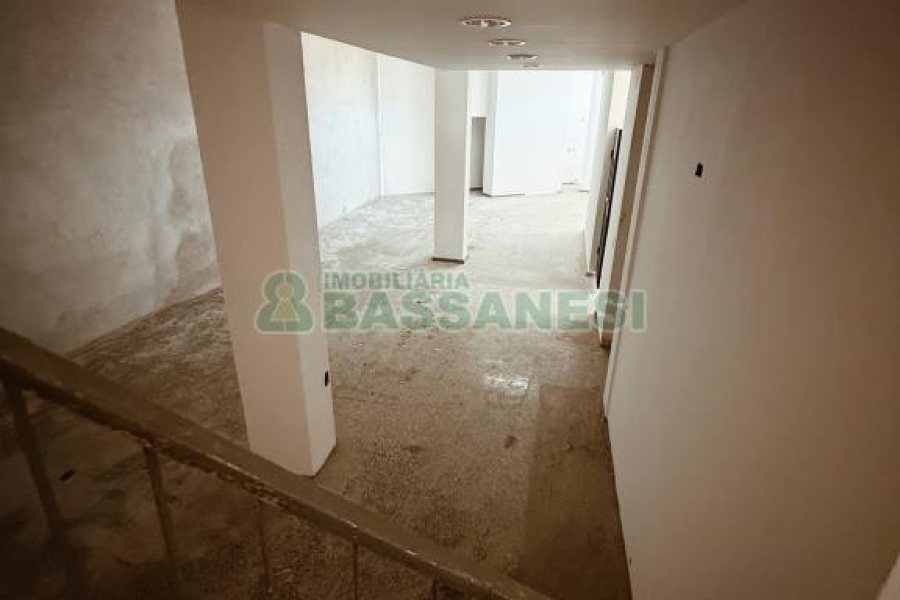 Loja com 321m², no bairro Santa Catarina em Caxias do Sul para Alugar