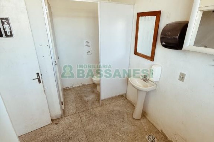 Loja com 321m², no bairro Santa Catarina em Caxias do Sul para Alugar