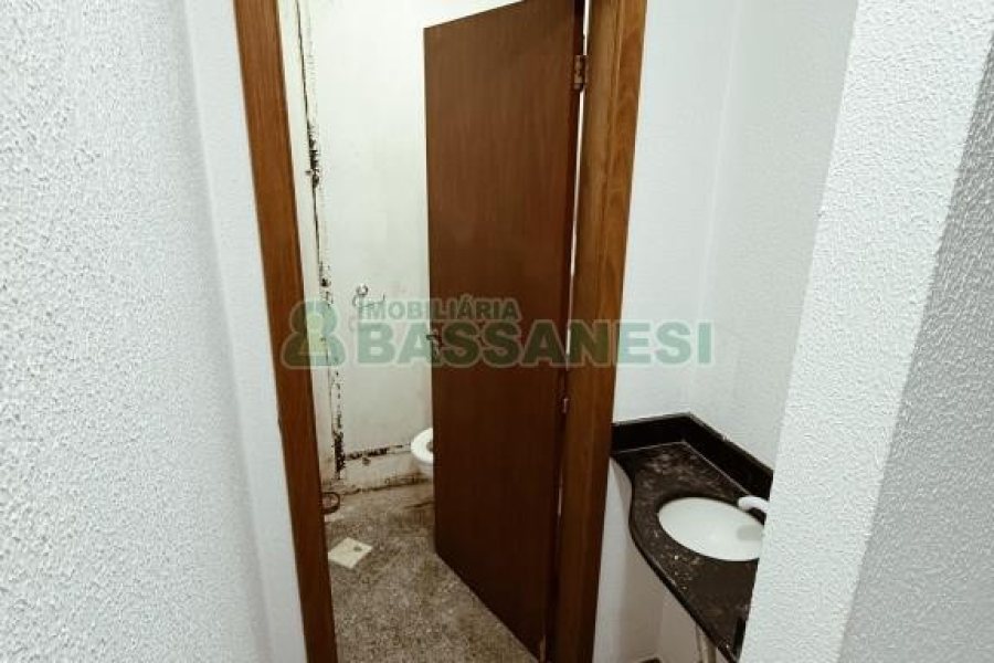 Loja com 321m², no bairro Santa Catarina em Caxias do Sul para Alugar