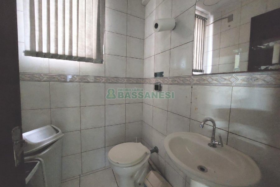 Sala Mobiliada com 250m², 2 vagas, no bairro Pio X em Caxias do Sul para Alugar