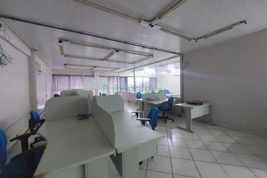 Sala Mobiliada com 190m², 2 vagas, no bairro Pio X em Caxias do Sul para Alugar