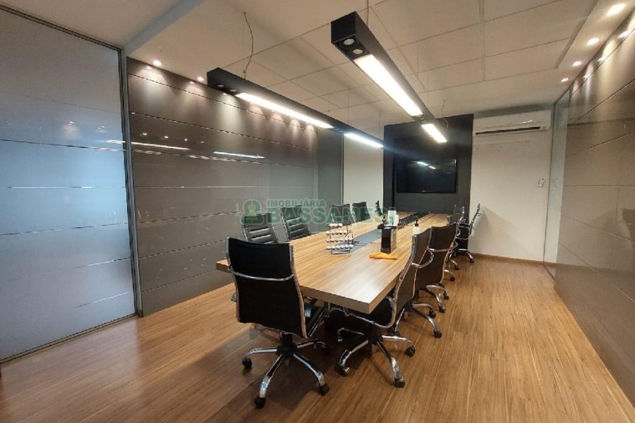 Sala Mobiliada com 190m², 2 vagas, no bairro Pio X em Caxias do Sul para Alugar