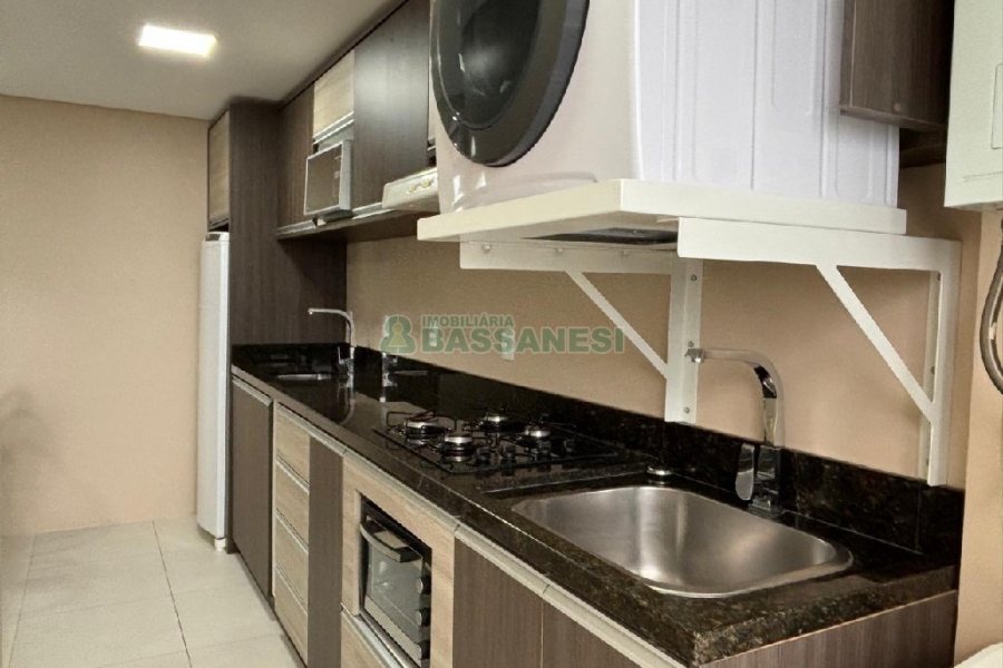 Apto Mobiliado com 46m², 1 dormitório, 1 vaga, no bairro Lourdes em Caxias do Sul para Alugar