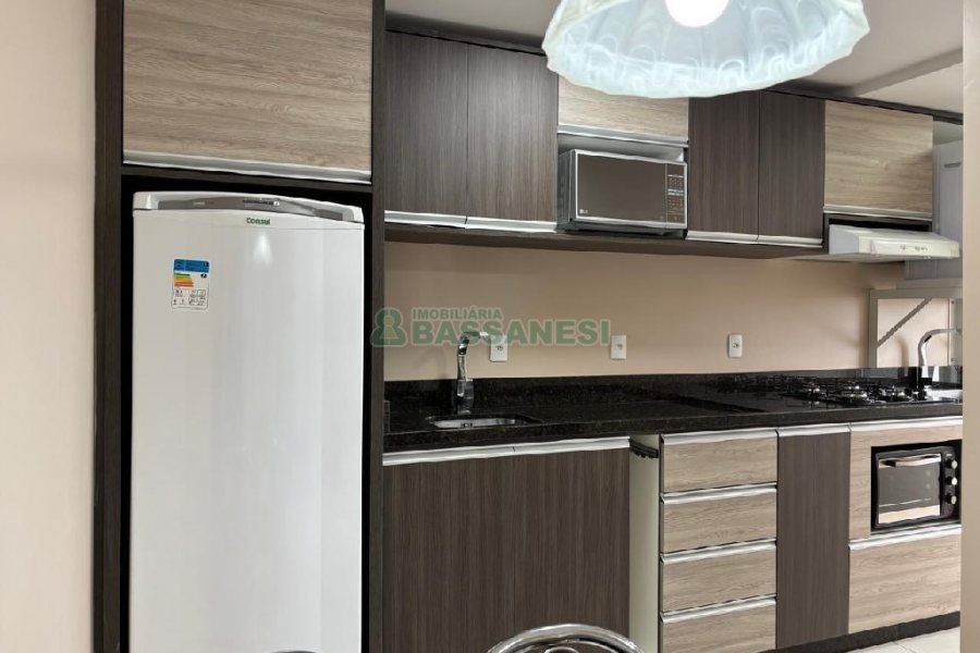 Apto Mobiliado com 46m², 1 dormitório, 1 vaga, no bairro Lourdes em Caxias do Sul para Alugar