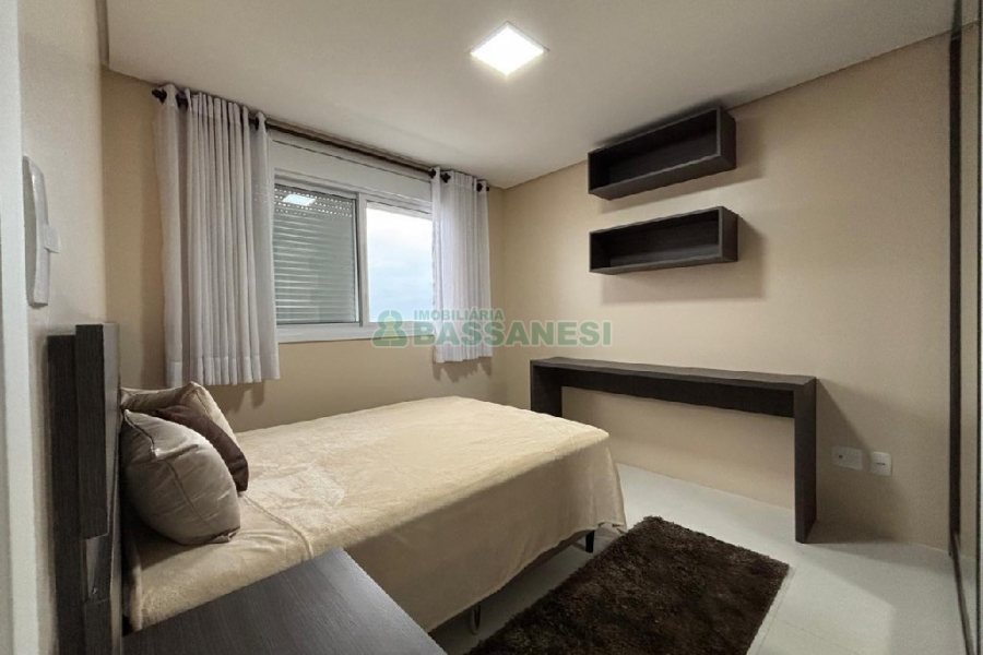 Apto Mobiliado com 46m², 1 dormitório, 1 vaga, no bairro Lourdes em Caxias do Sul para Alugar
