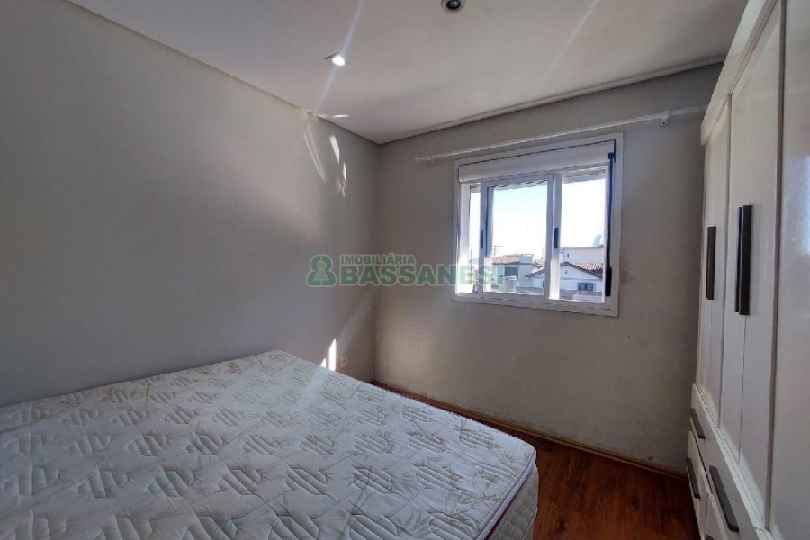 Sobrado Mobiliado com 70m², 2 dormitórios, 1 vaga, no bairro São Caetano em Caxias do Sul para Alugar