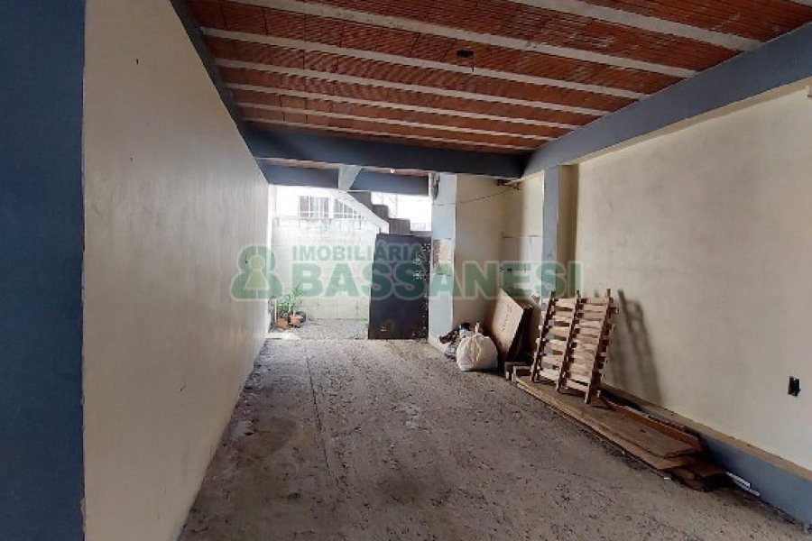 Sobrado Mobiliado com 70m², 2 dormitórios, 1 vaga, no bairro São Caetano em Caxias do Sul para Alugar